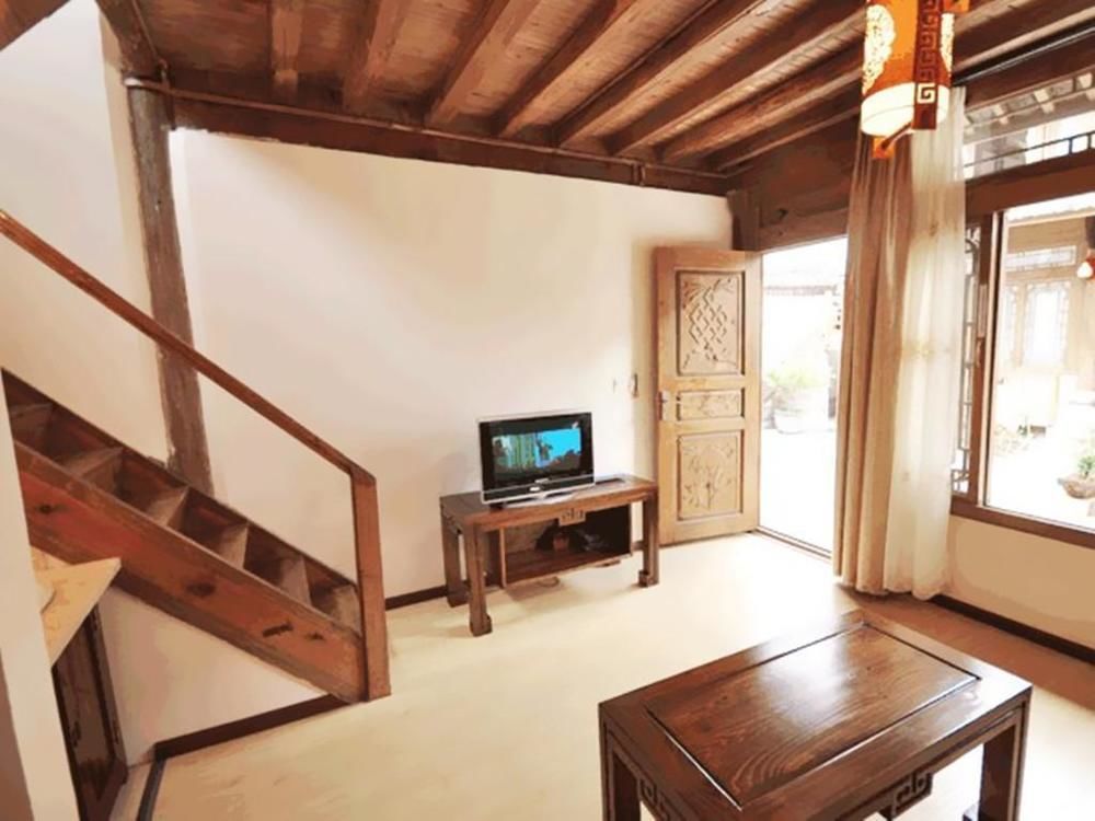 Golden Waterfront Inn Lijiang  Buitenkant foto